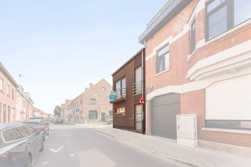 Stijlvolle en energiezuinige woning met garage in het bruisende centrum van Roeselare foto 13