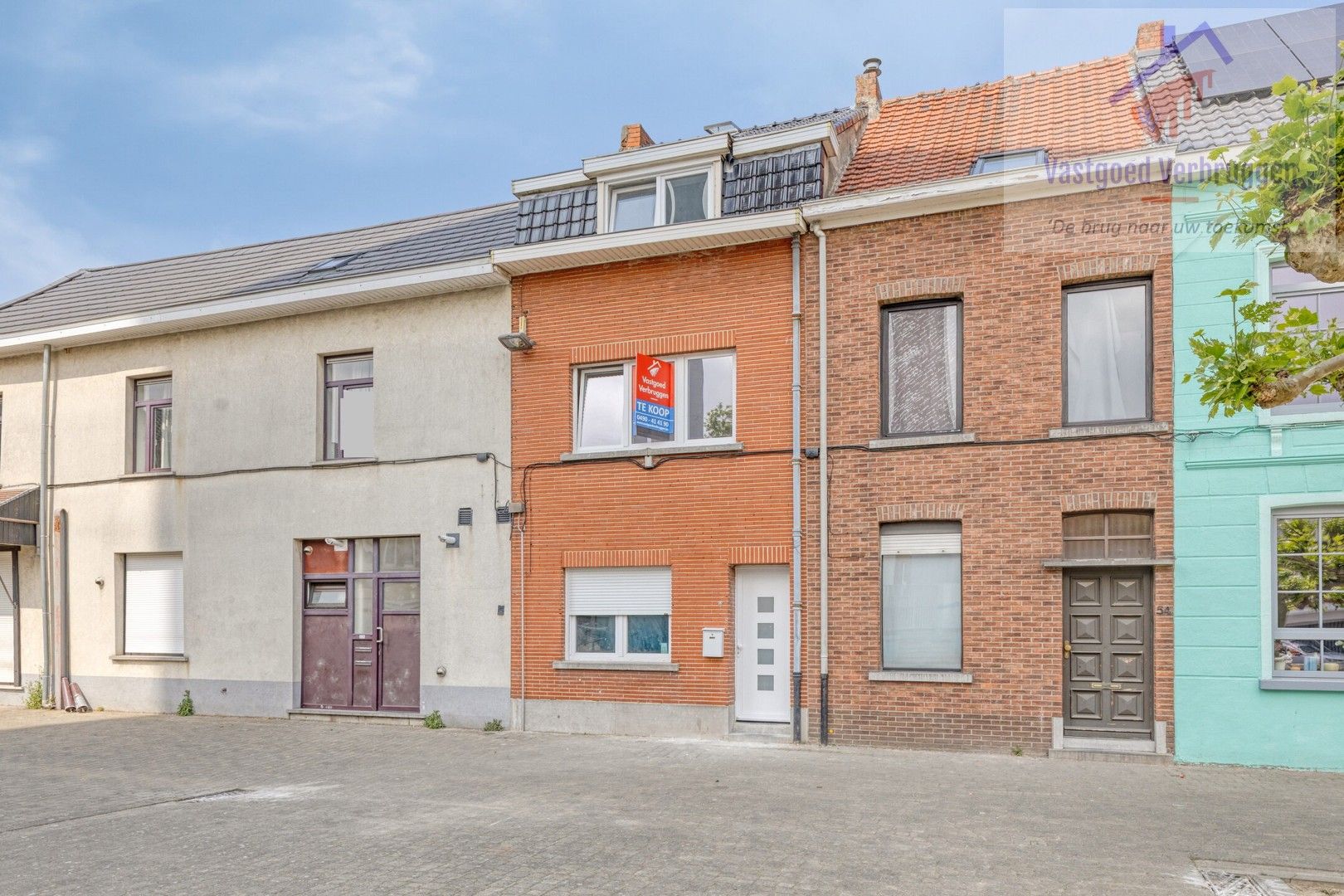Grotendeels gerenoveerde woning met 4 slaapkamers in centrum Aalst foto 2