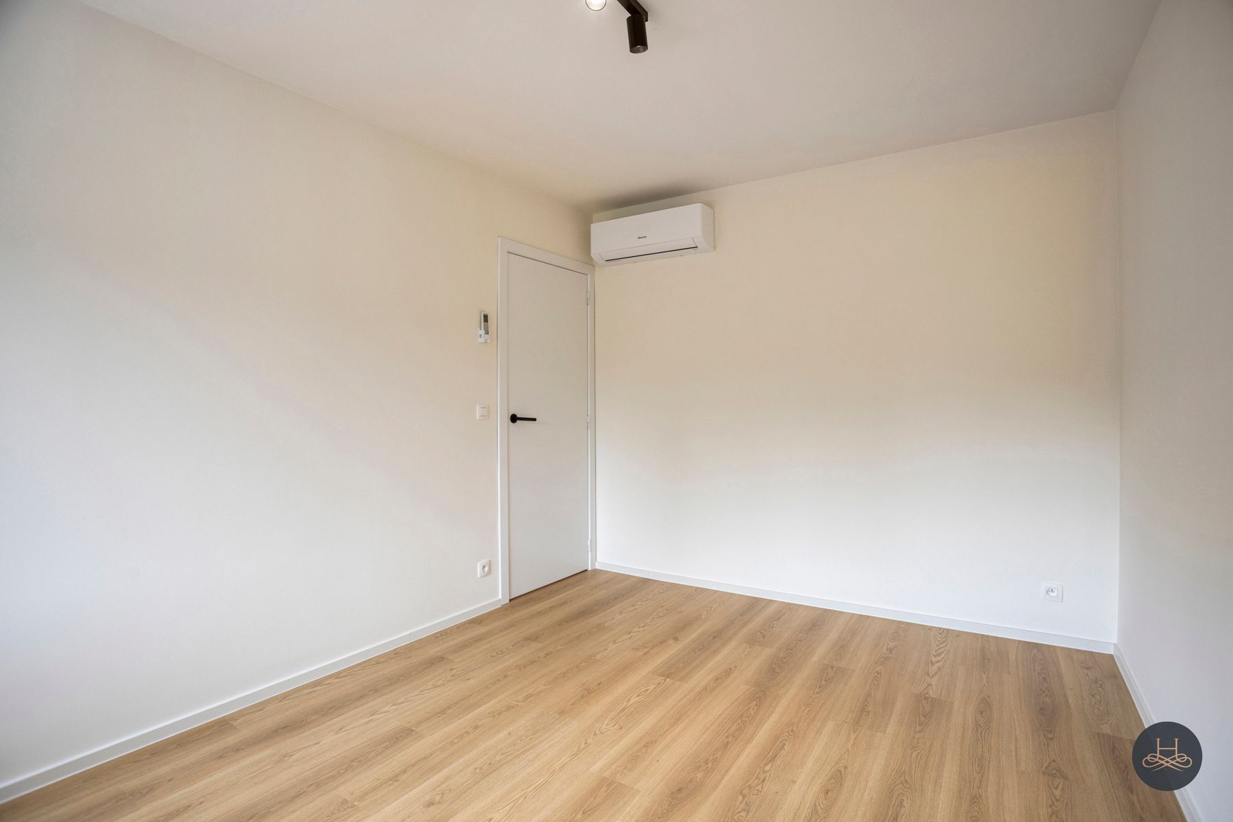 Ruime gezinswoning met vijf slaapkamers foto 20