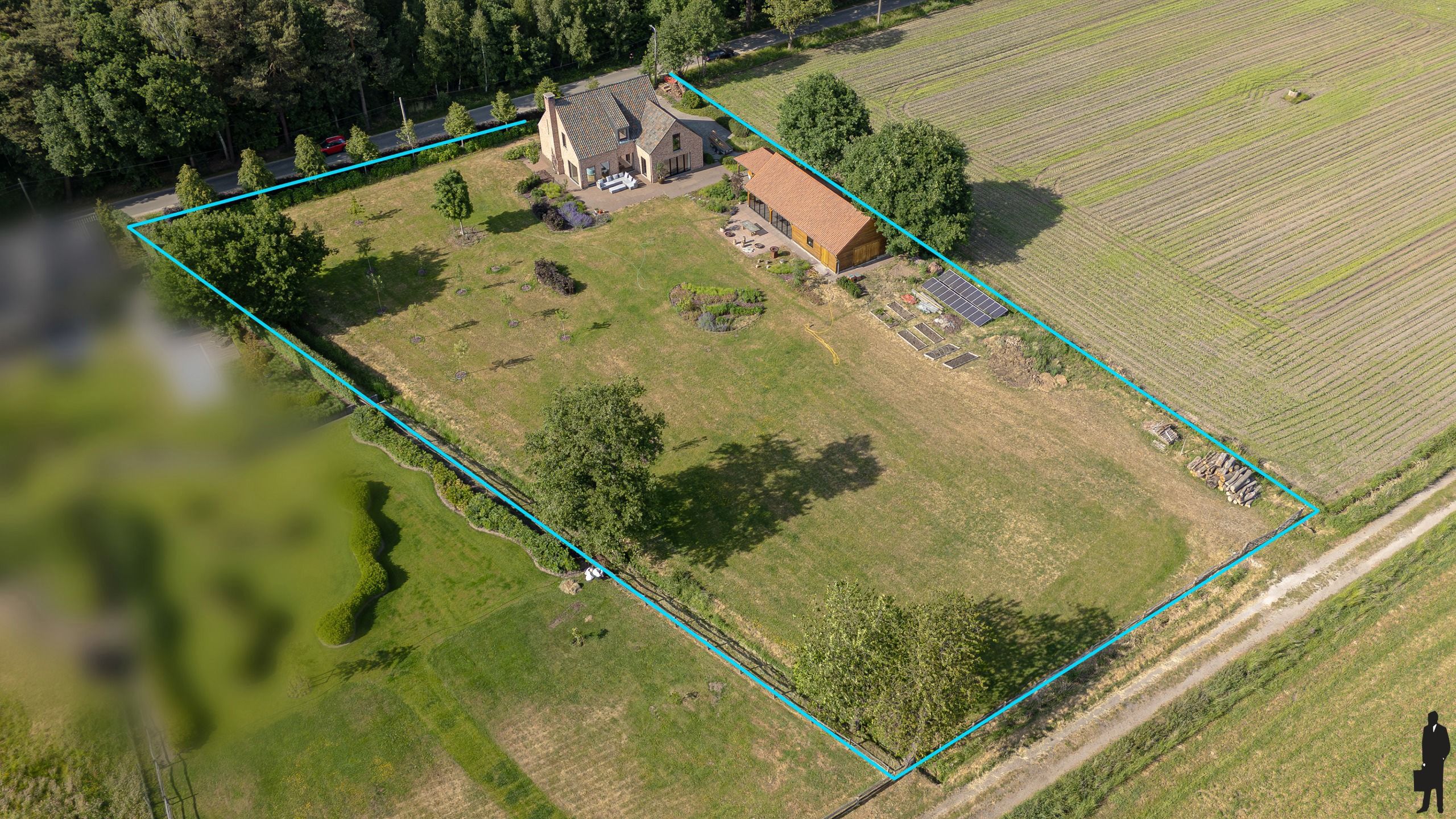 Charmante, volledig gerenoveerde villa  foto {{pictureIndex}}
