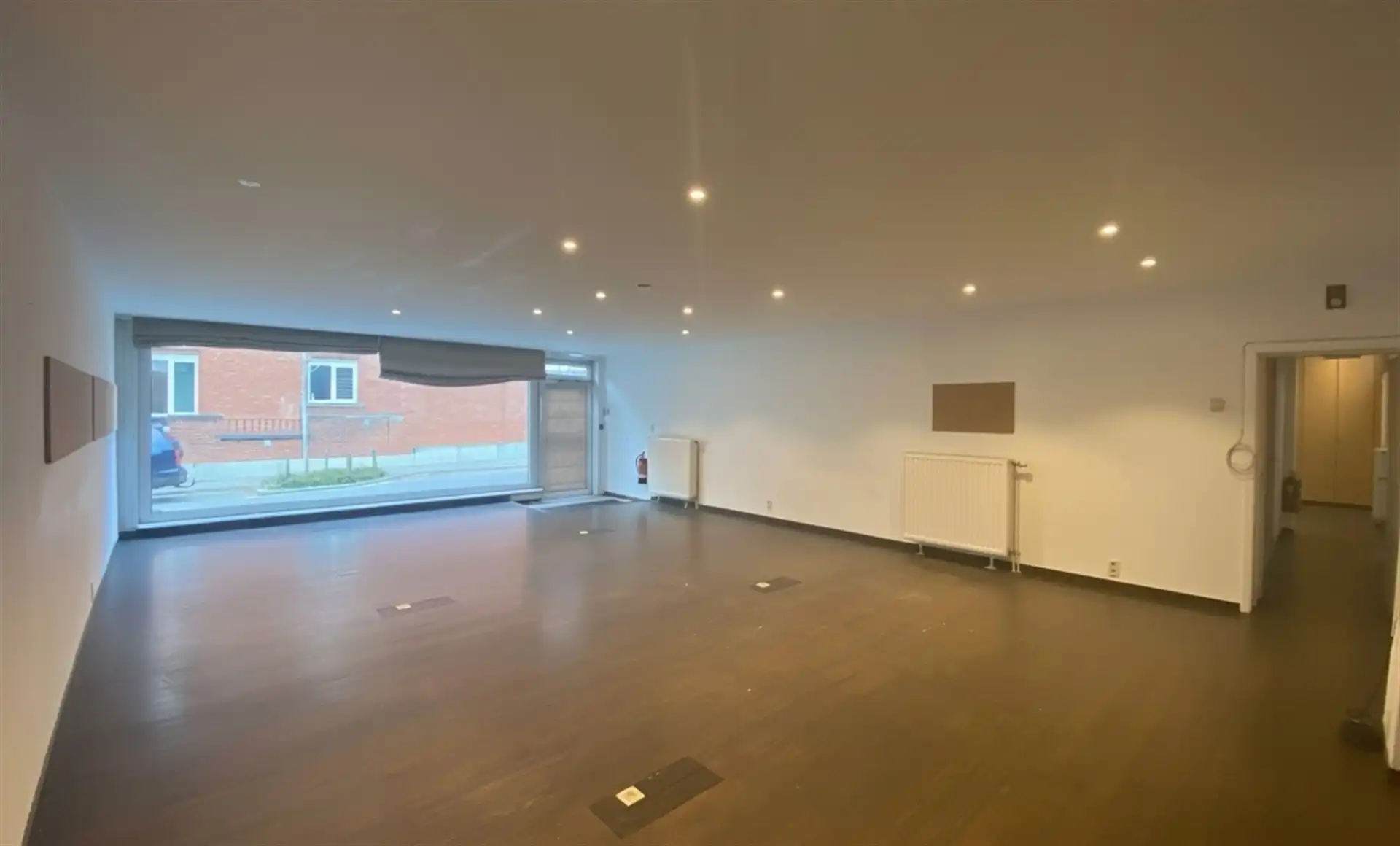 Kantoorruimte/showroom/praktijkruimte foto 3