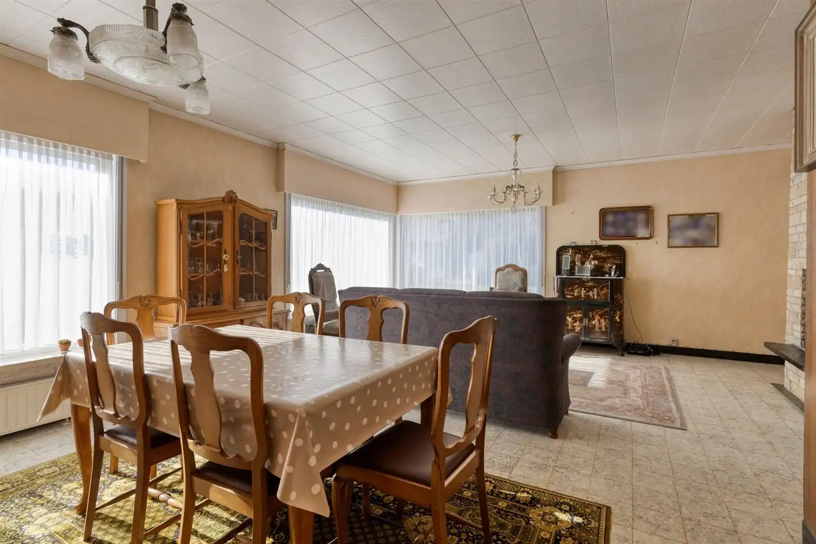 Rustig gelegen open bebouwing met grote garage en 3 slaapkamers op een perceel van 500 m². foto 6