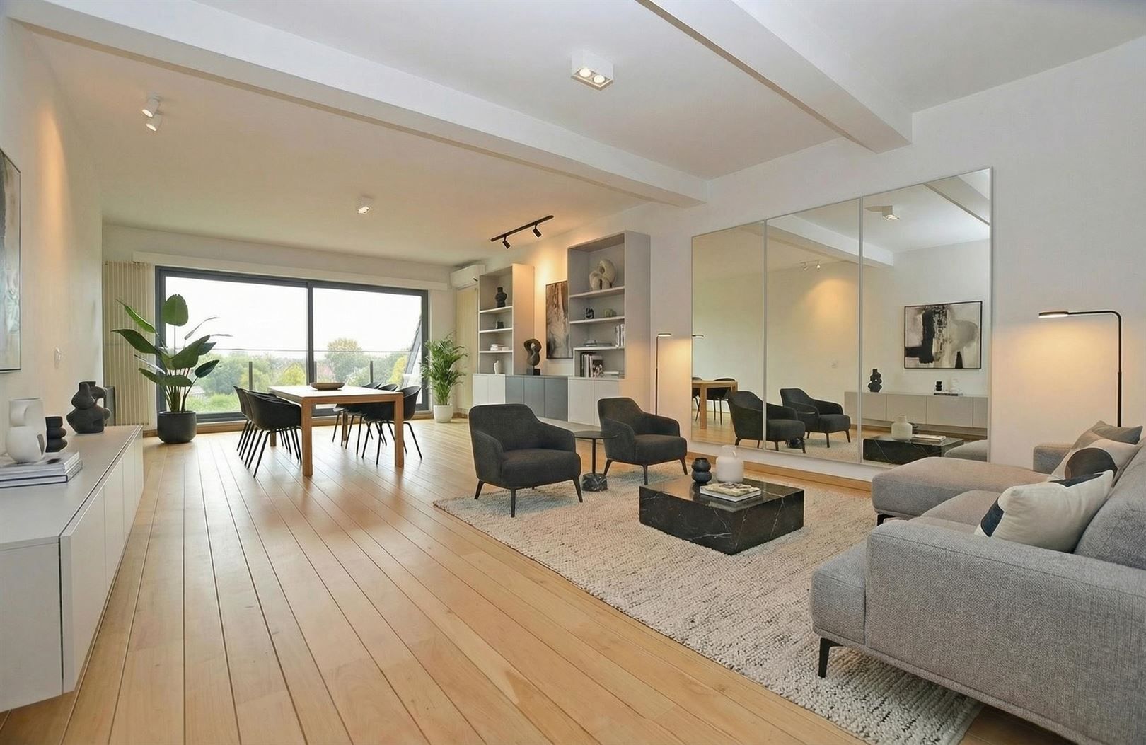 Aangenaam Ruim 3-slaapkamer appartement  foto 5