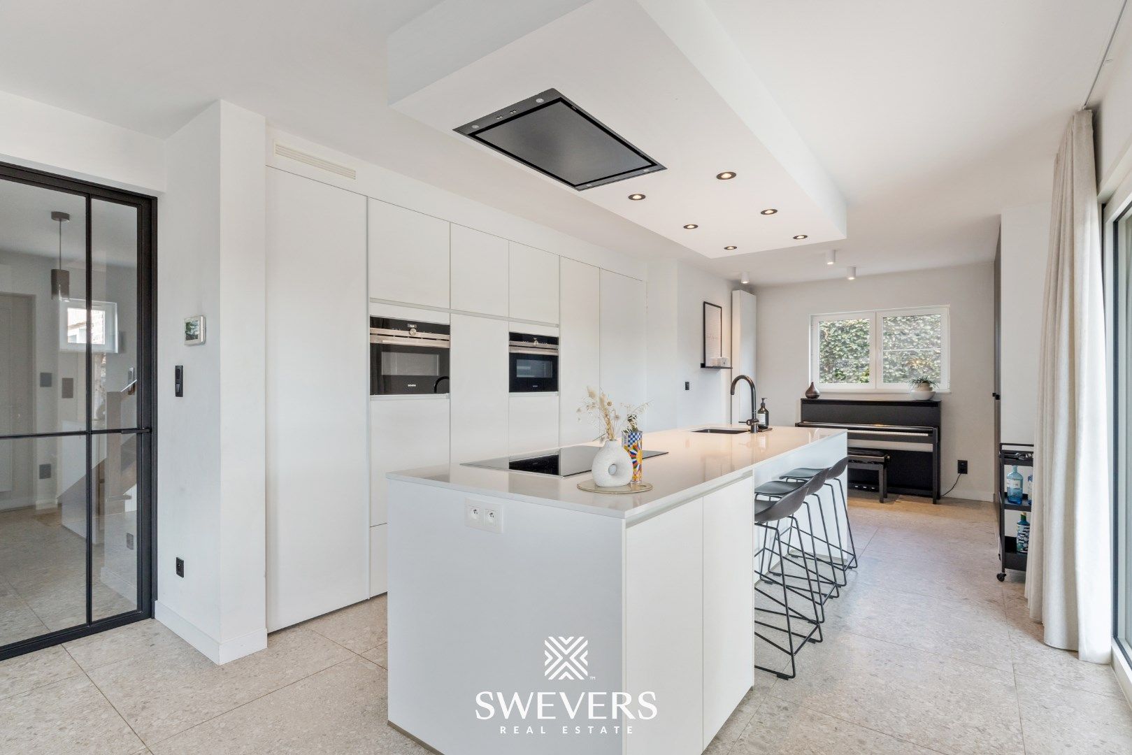 Knap gerenoveerde woning met praktijk/handelsruimte te Laak foto 9
