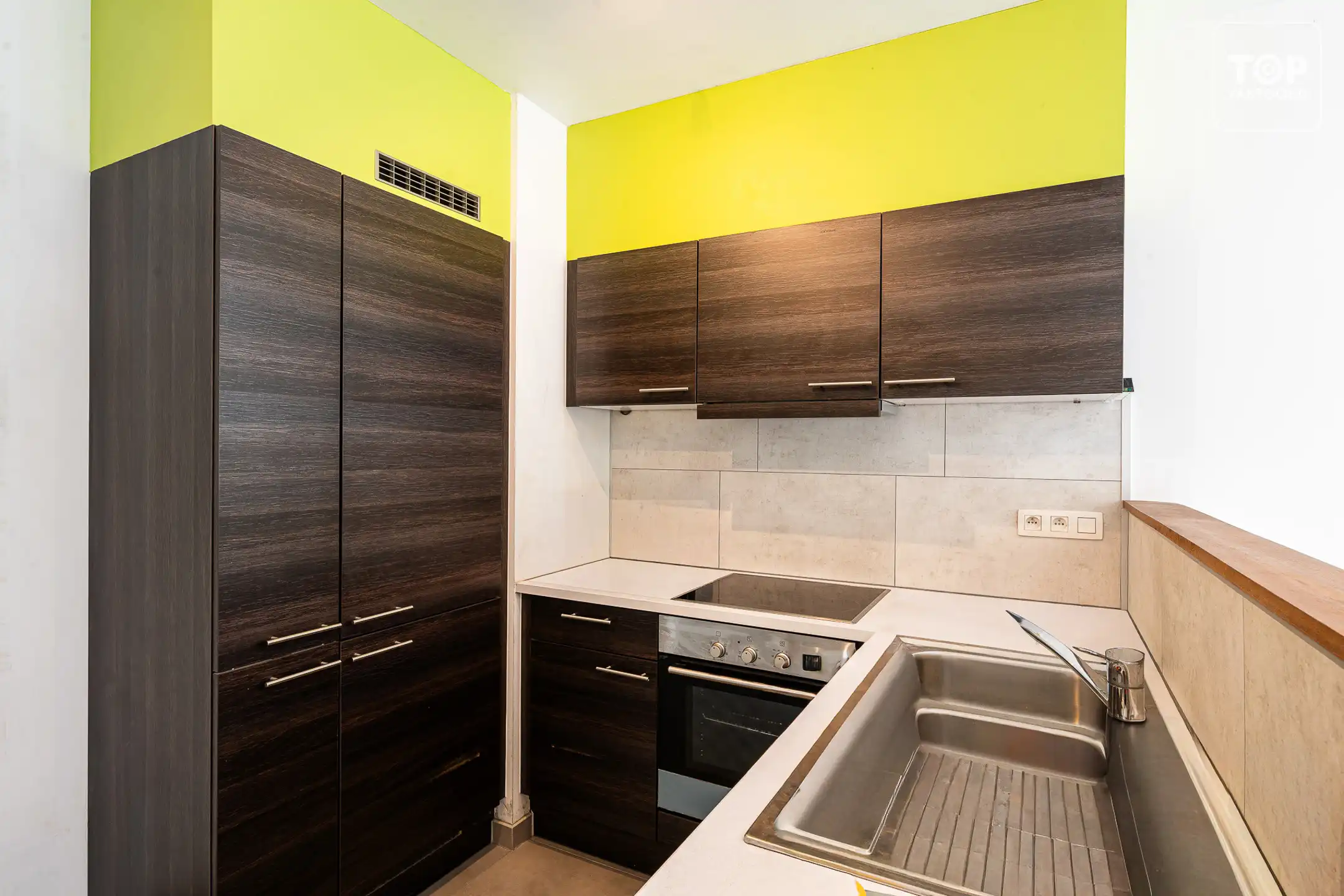 lichtrijk appartement met 1 slaapkamer en groene tuin foto 8