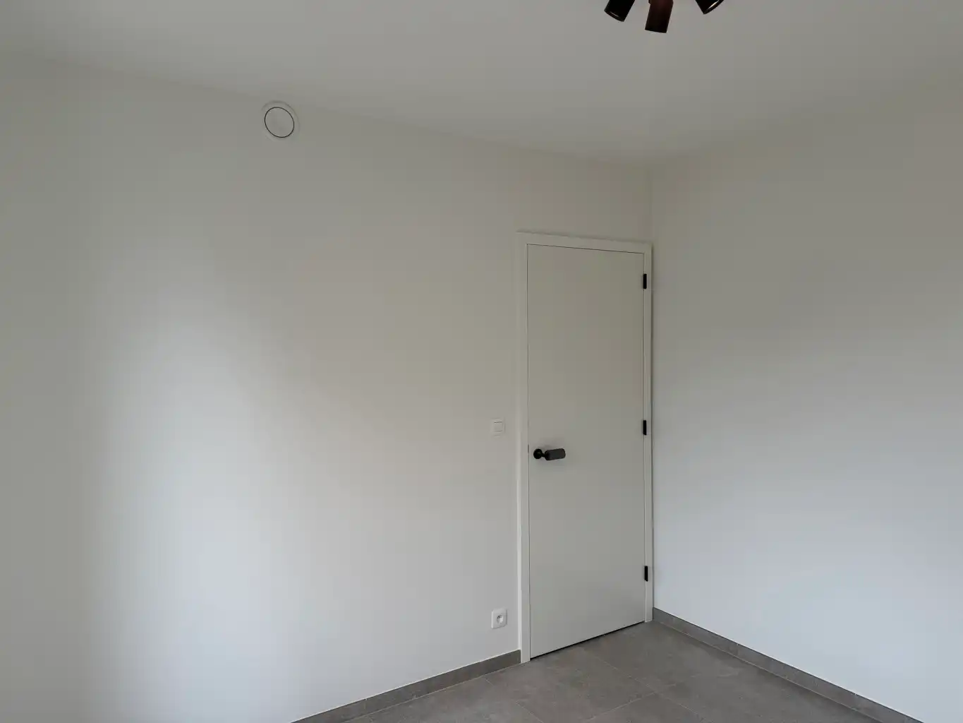 Nieuwbouw app. met 2 slpks, terras, tuin en 2 staanplaatsen foto 12