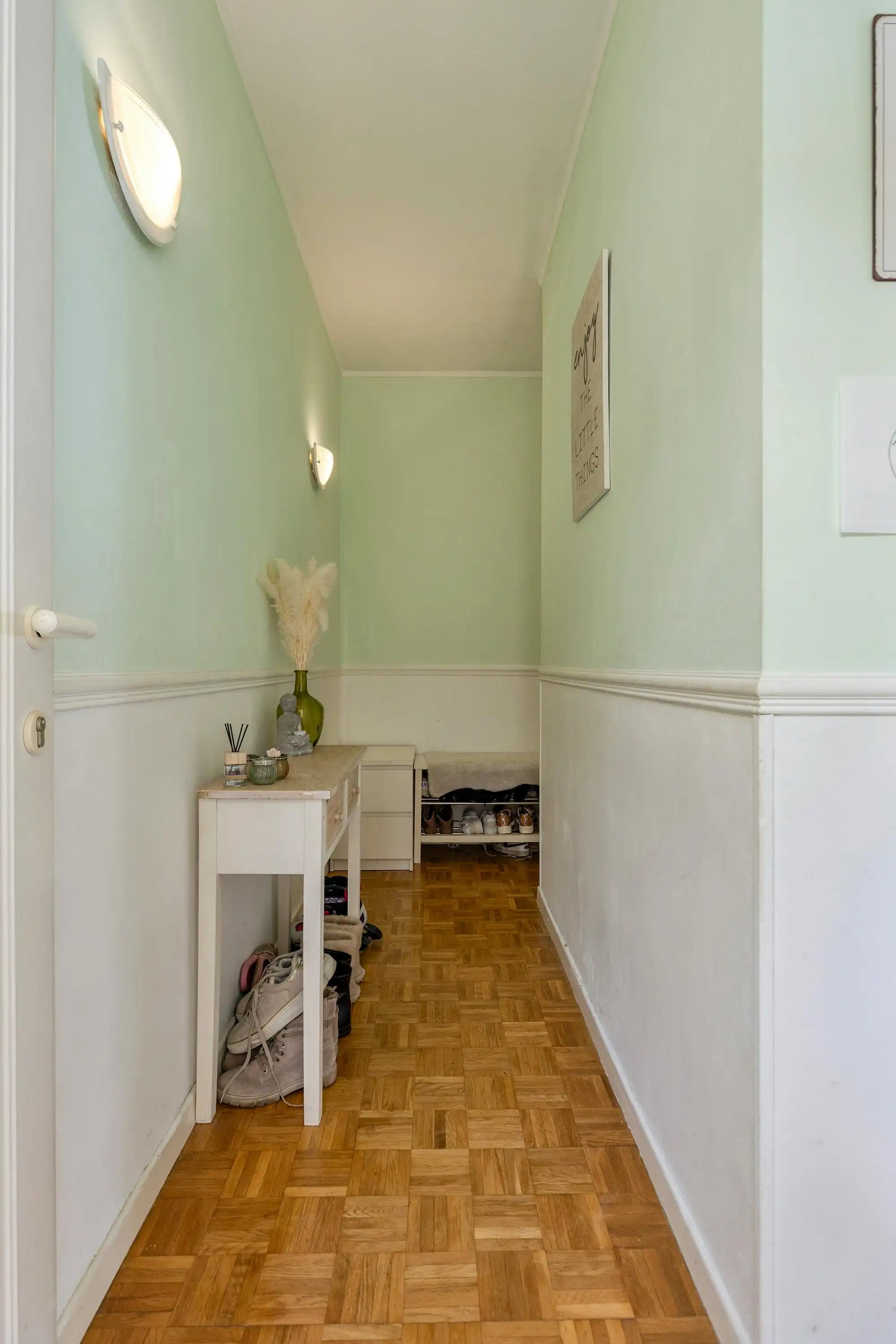 Appartement met  3 slaapkamers te koop in Hoevenen! foto 3