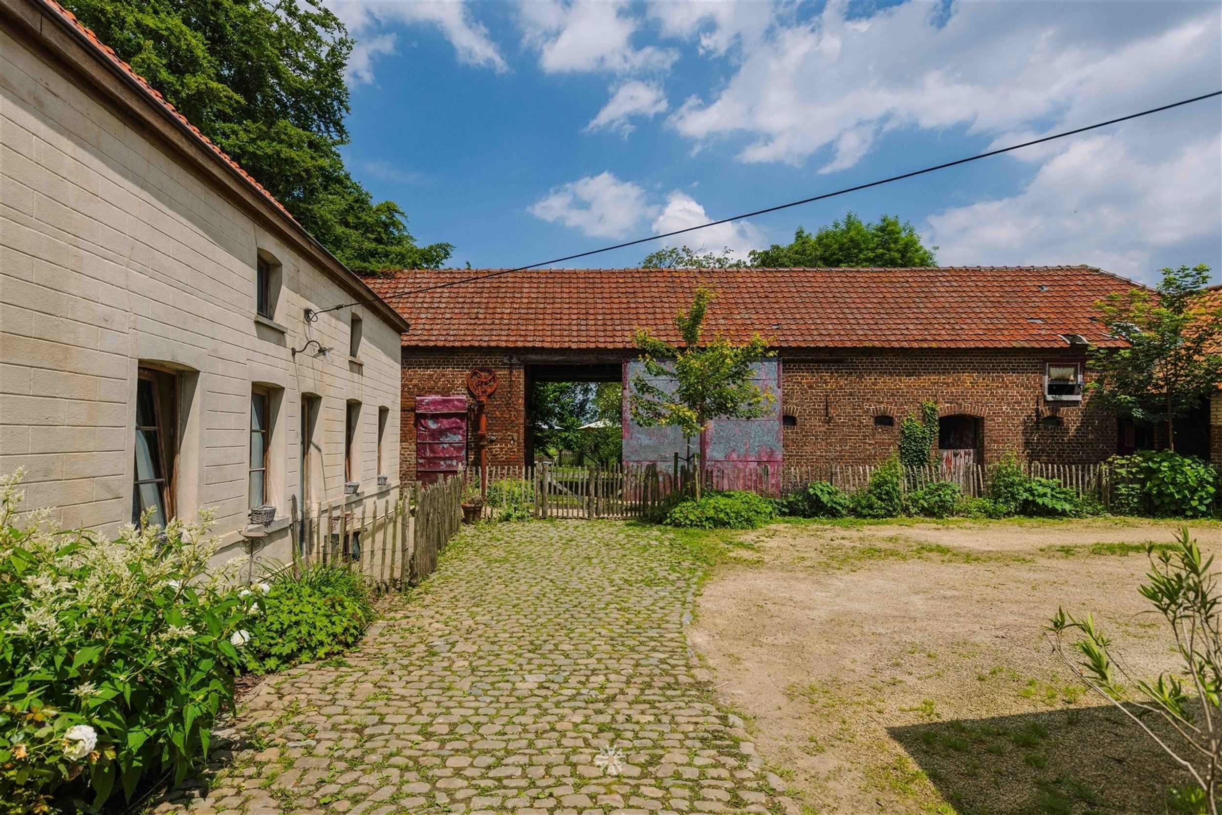 uniek gelegen vierkantshoeve in Schorisse foto 3