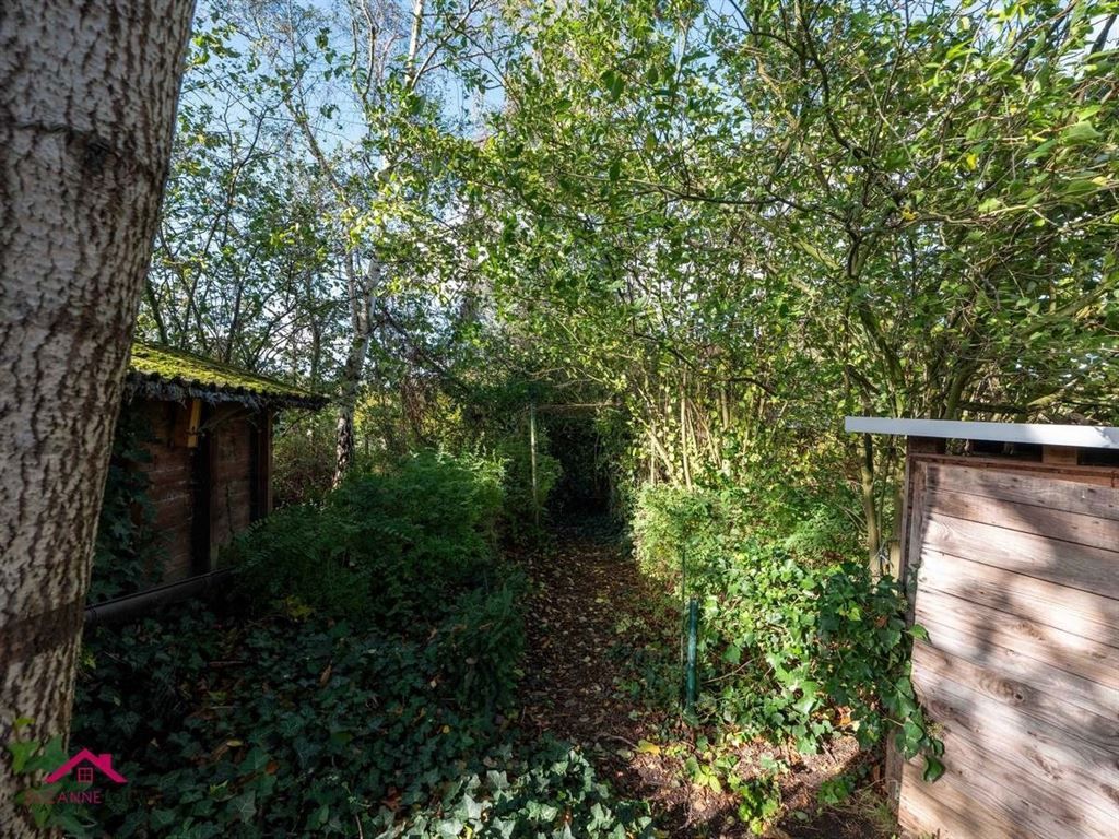 Vrijstaande woning op ruim perceel foto 42