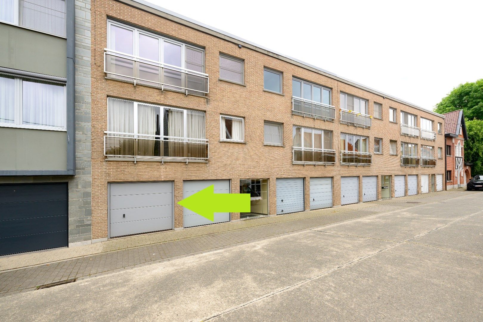 INPANDIGE GARAGE (24 m²) IN HARTJE ROESELARE foto 1