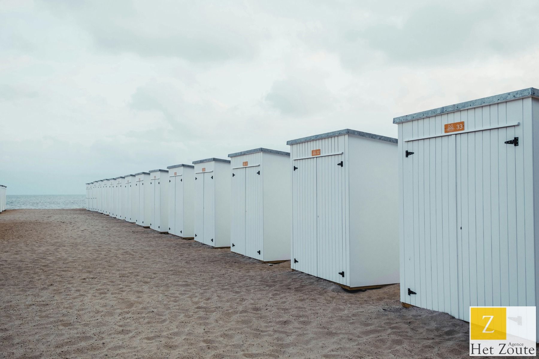 Ruime tandem garagebox op de Zoutelaan foto {{pictureIndex}}