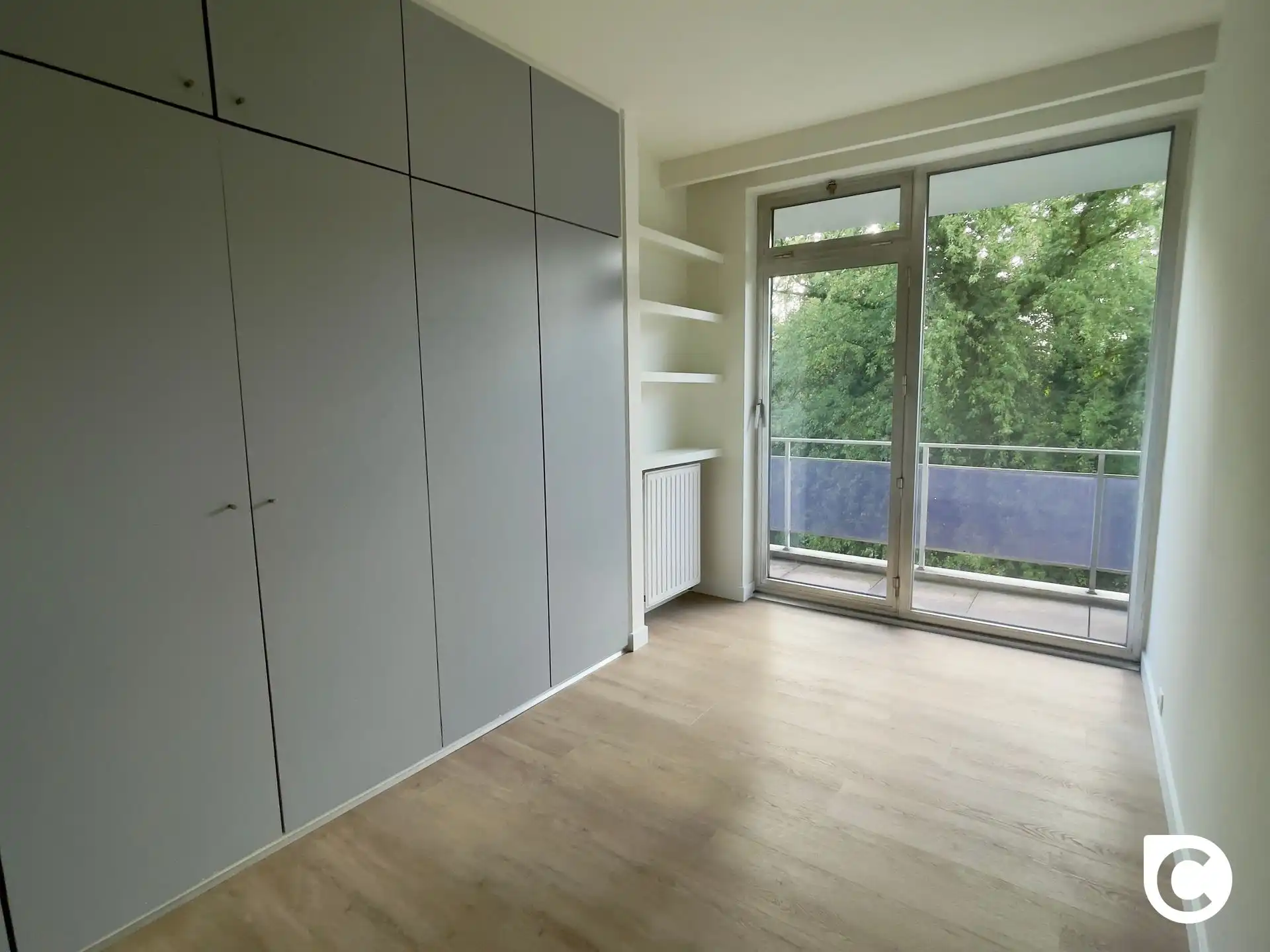 Gerenoveerd appartement met 3 slaapkamers foto 8