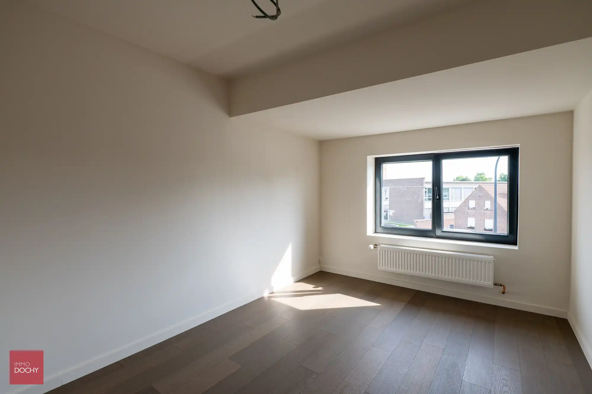 Volledig gerenovereerd herenhuis met garage foto 9