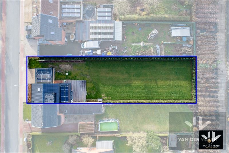 TOTAAL VERNIEUWDE WONING - ENKEL NOG AFWERKEN NAAR EIGEN SMAAK EN INZICHT foto 4