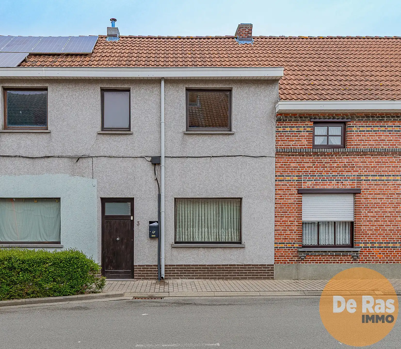 Hoofdfoto van de publicatie: LEDE Centraal gelegen renovatiewoning met terras