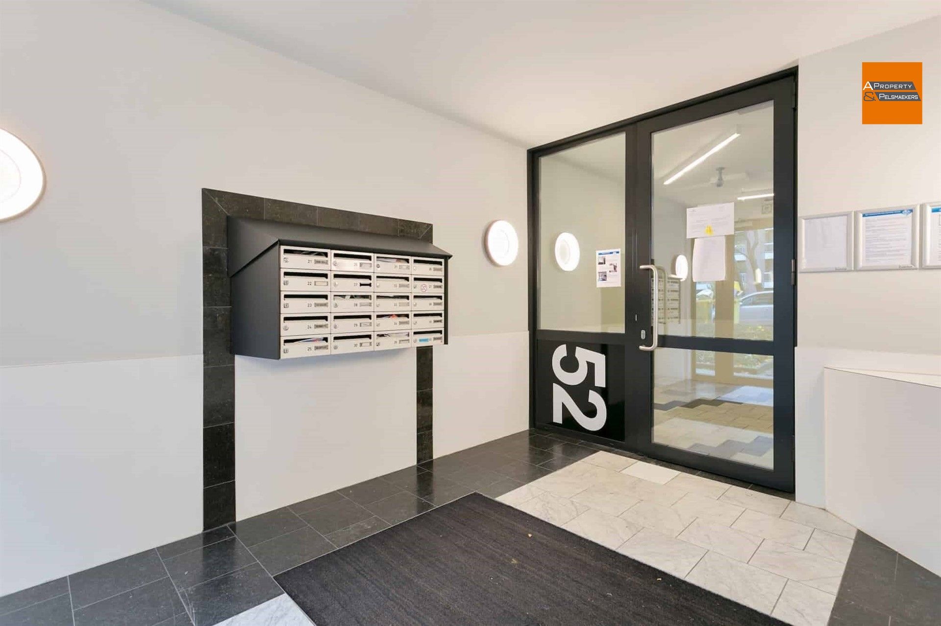  Appartement op het gelijkvloers met terras foto 14