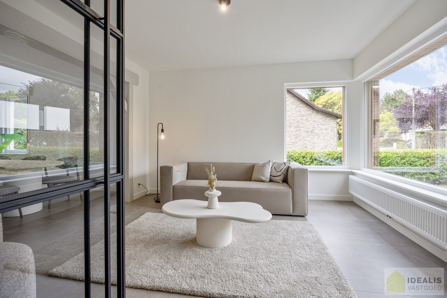 PRACHTIG GELEGEN EN INSTAPKLARE VILLA IN NIEUWBOUWSTAAT! foto 7