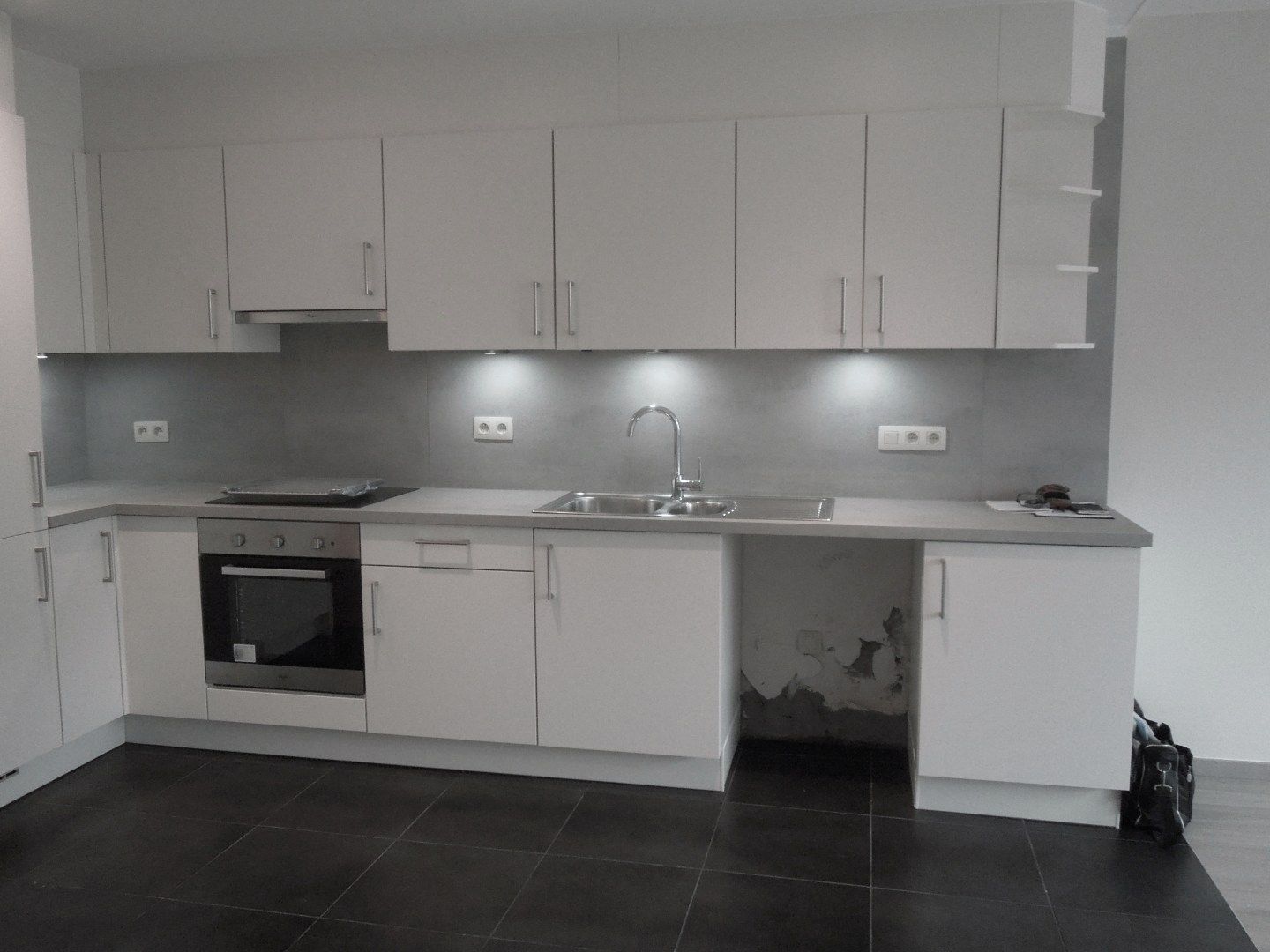 Niet gemeubeld appartement met twee slaapkamers foto 4