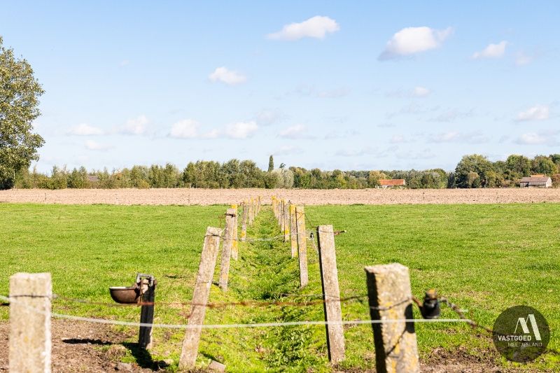 Uniek perceel bouwgrond van 2480m² foto 2
