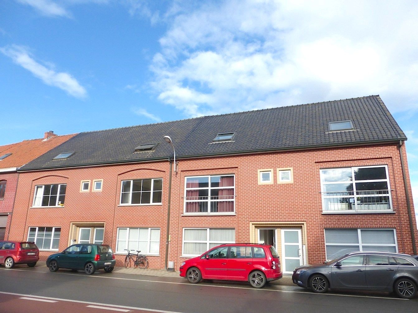 Ruim duplexappartement met 2 slaapkamers! foto {{pictureIndex}}