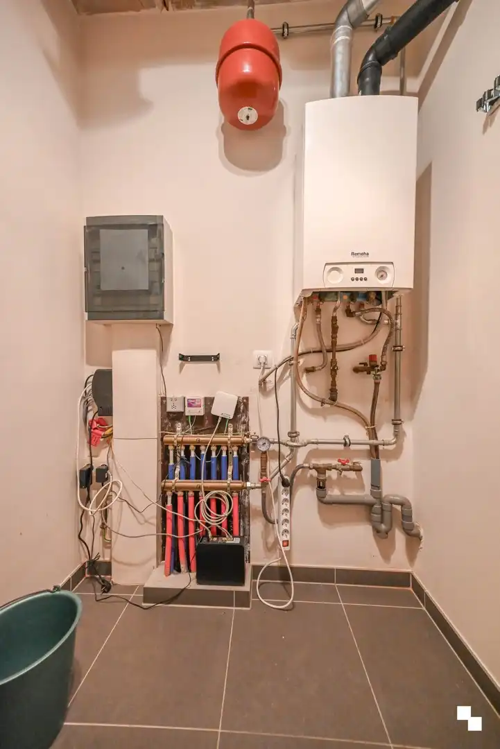 Ruim appartement met drie slaapkamers & garagebox foto 12