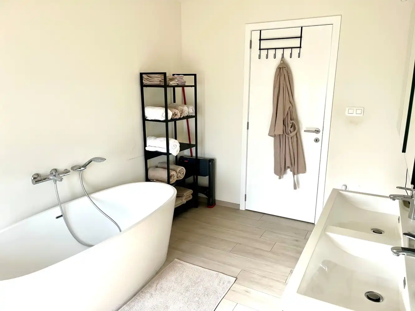 Elegante woning op 538 M2 nabij het centrum van Neeroeteren. foto 10