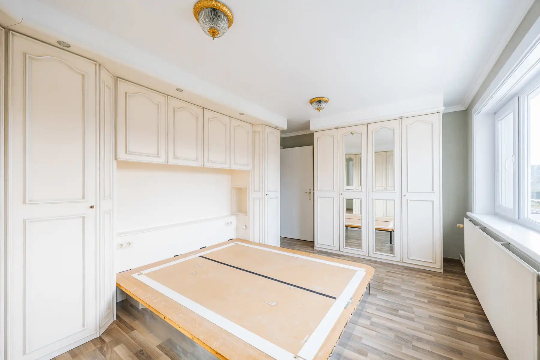 Ruime woonst met tuin, studio en veel parkeermogelijkheid foto 18