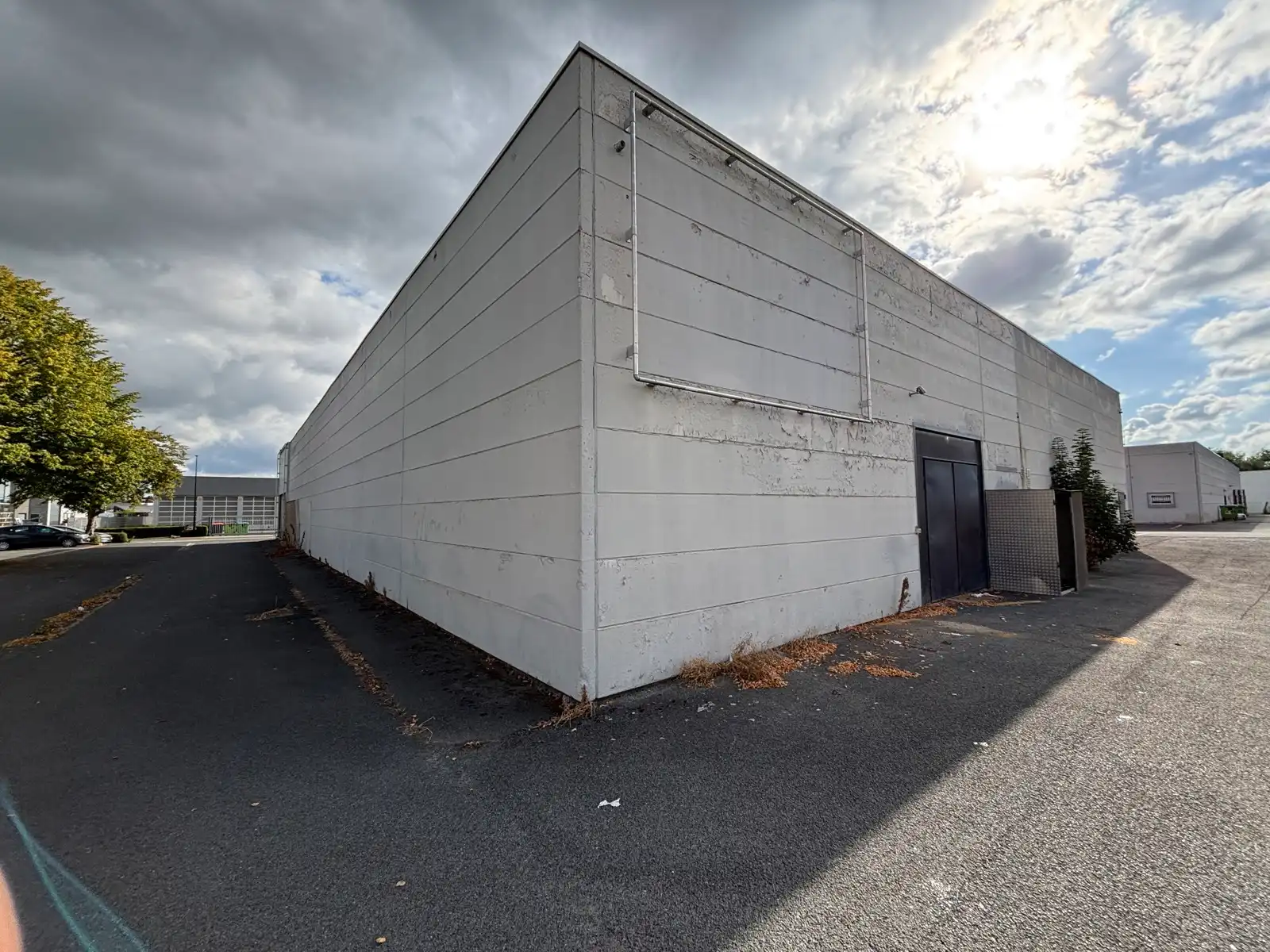 Commerciële ruimte van +- 700 m² te huur in Kuurne foto 12