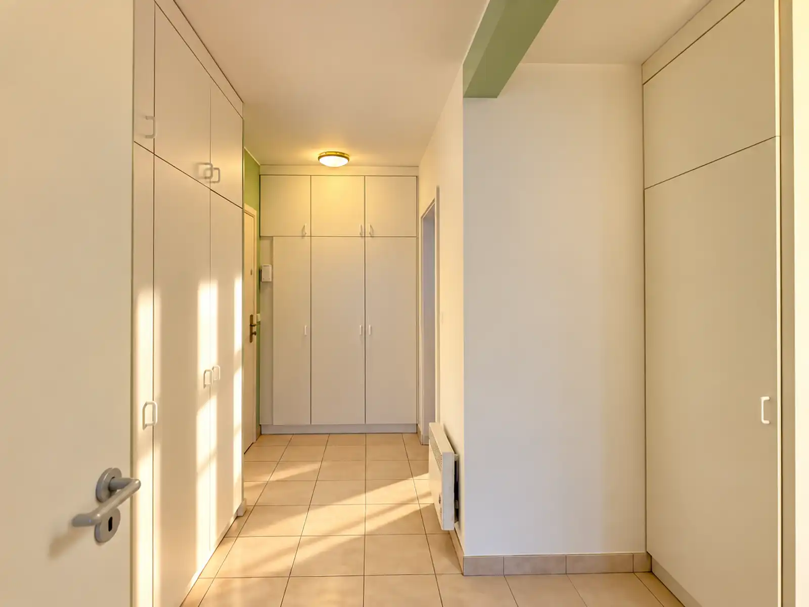 Instapklaar appartement met 2 slaapkamers en terras foto 9