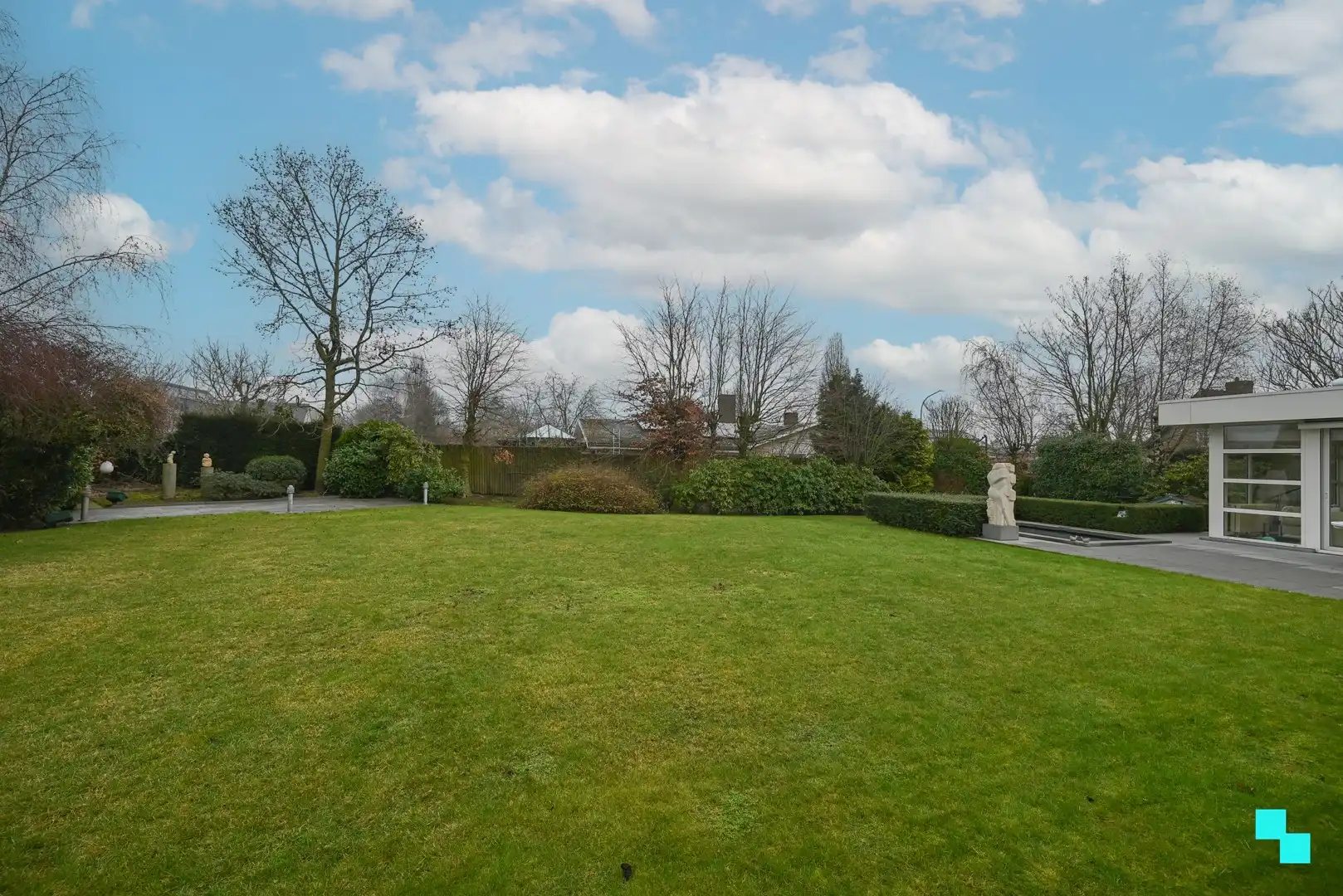 Verrassend ruime woning op hoekperceel te Izegem, Bosmolens foto 35