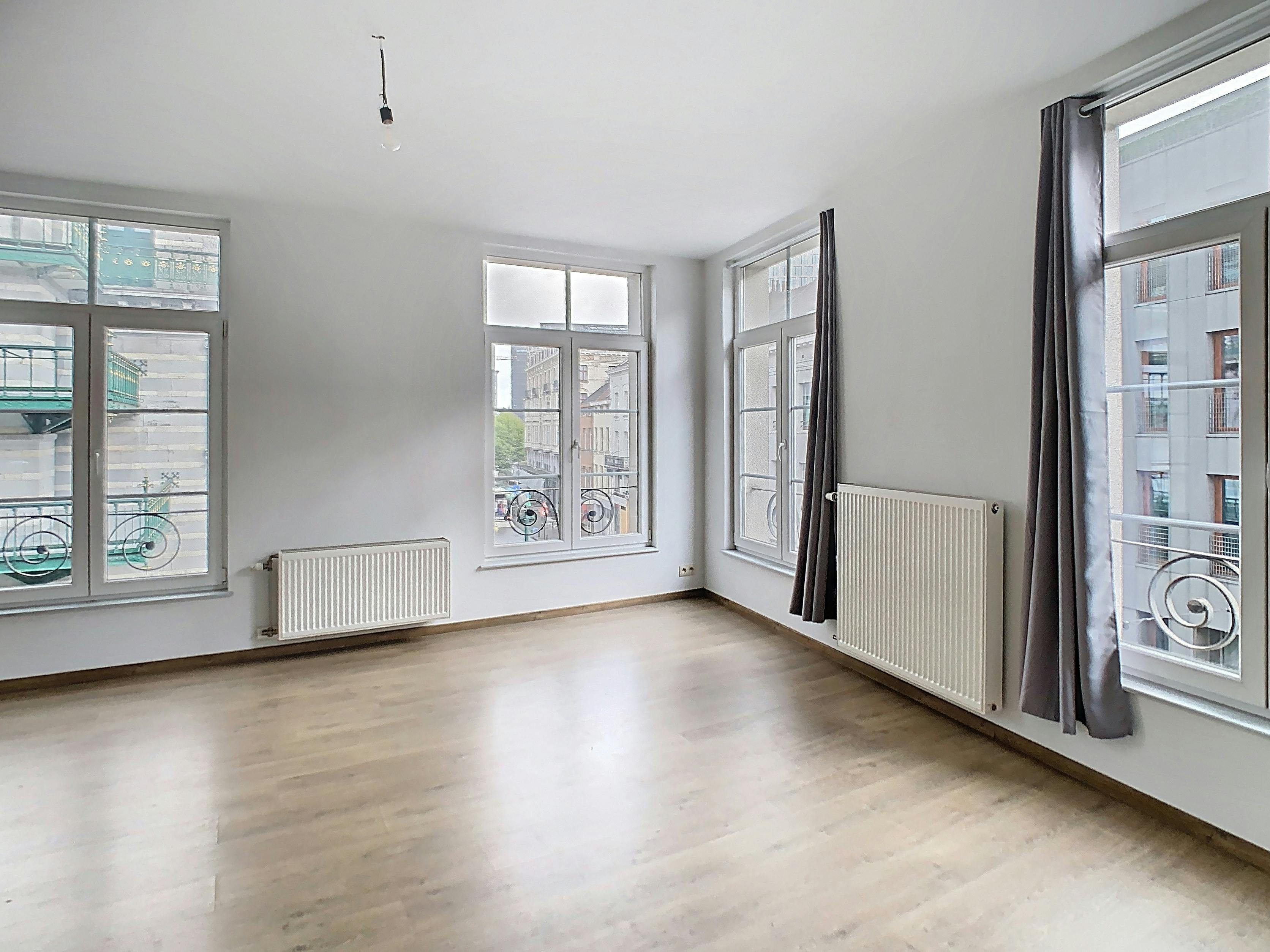 Sint-Katelijneplein - Lichtrijk 1-slaapkamer hoekappartement foto 4