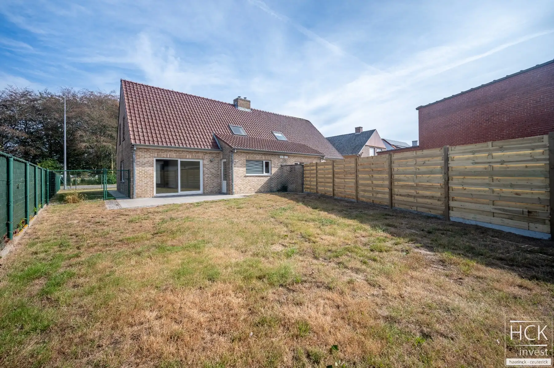 KRUISHOUTEM - Instapklare woning met 3 SLPK, garage én zonnige tuin foto 11