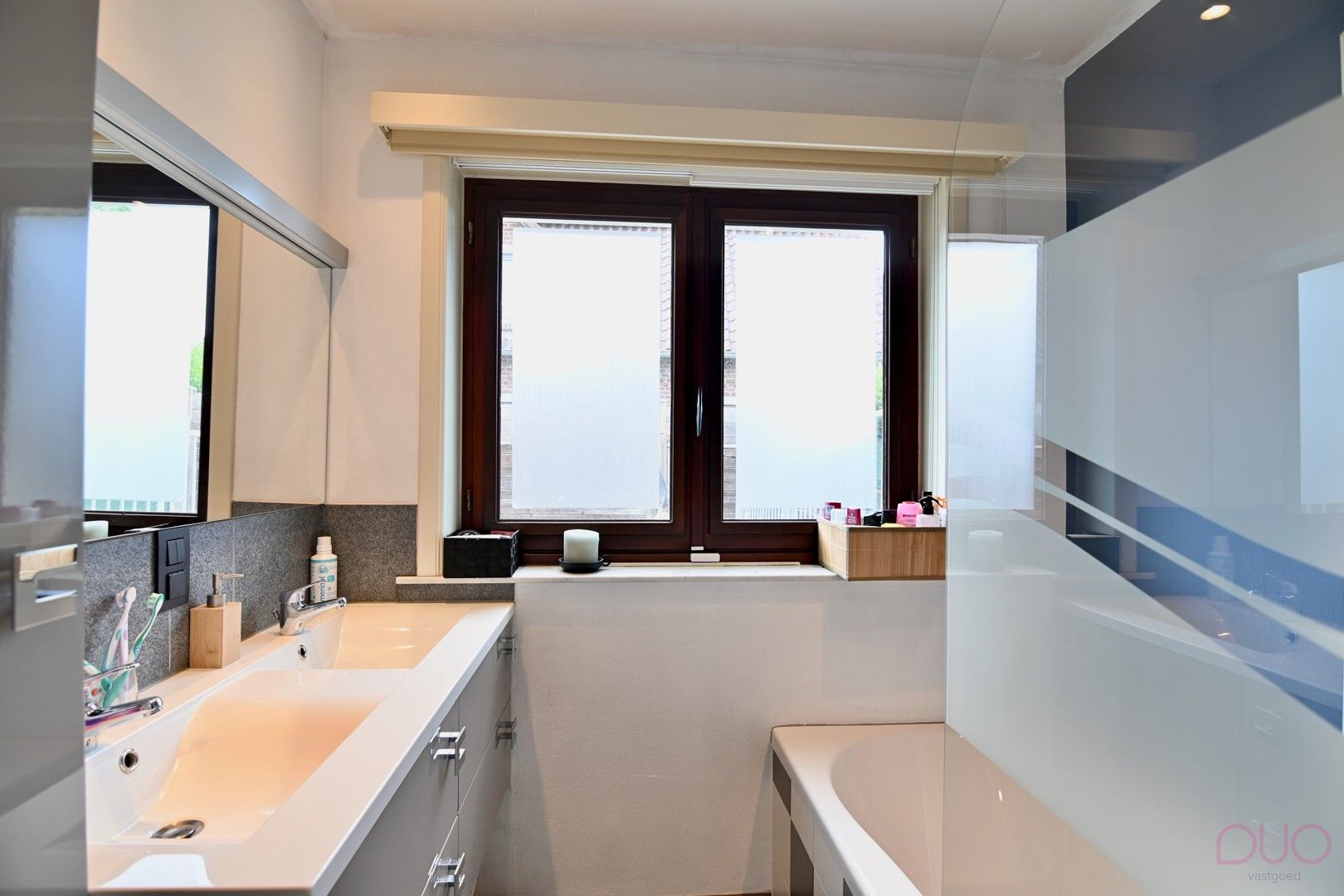 Gelijkvloerse instapklare woning met 3 slaapkamers en ruime kelder op een perceel van 14a 38ca foto 14
