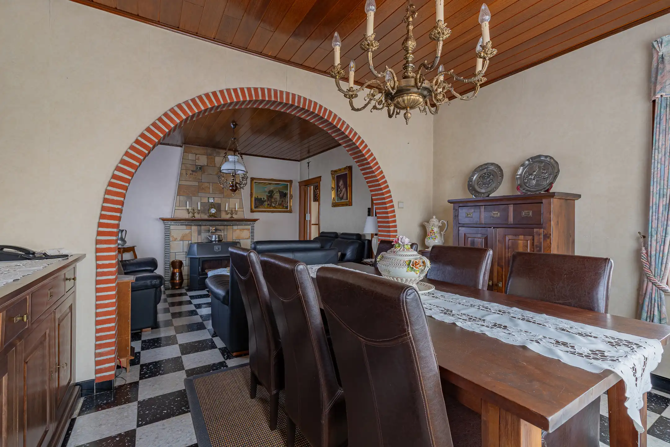 LEDE - Centraal gelegen woning met 2slk, garage en tuin foto 6