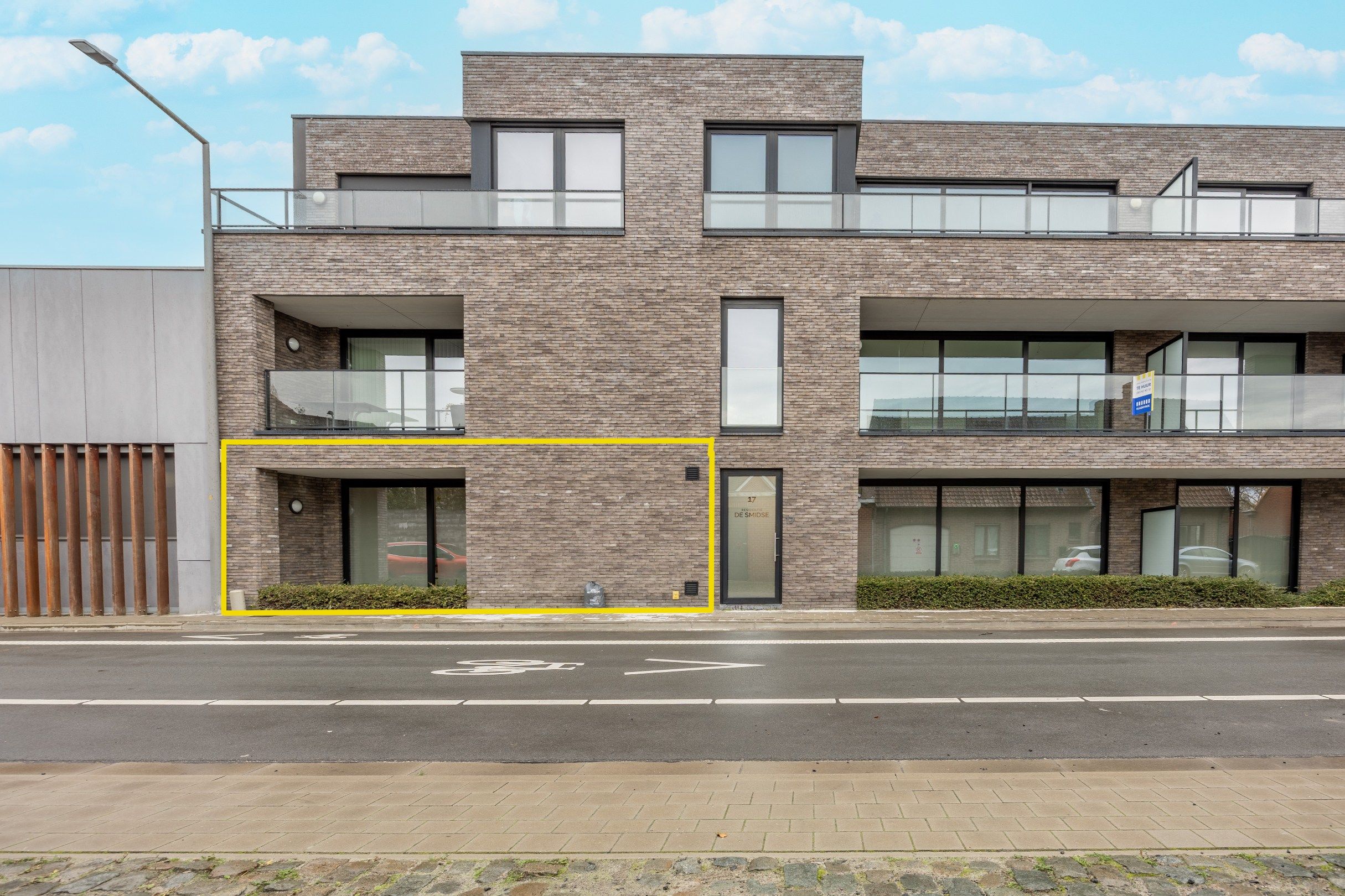 Gelijkvloers appartement met 2 slaapkamers en terras! foto {{pictureIndex}}