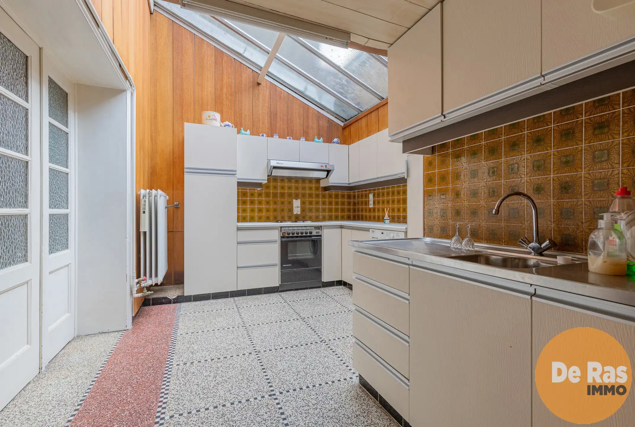 BURST - Te renoveren woning met tal van mogelijkheden foto 11