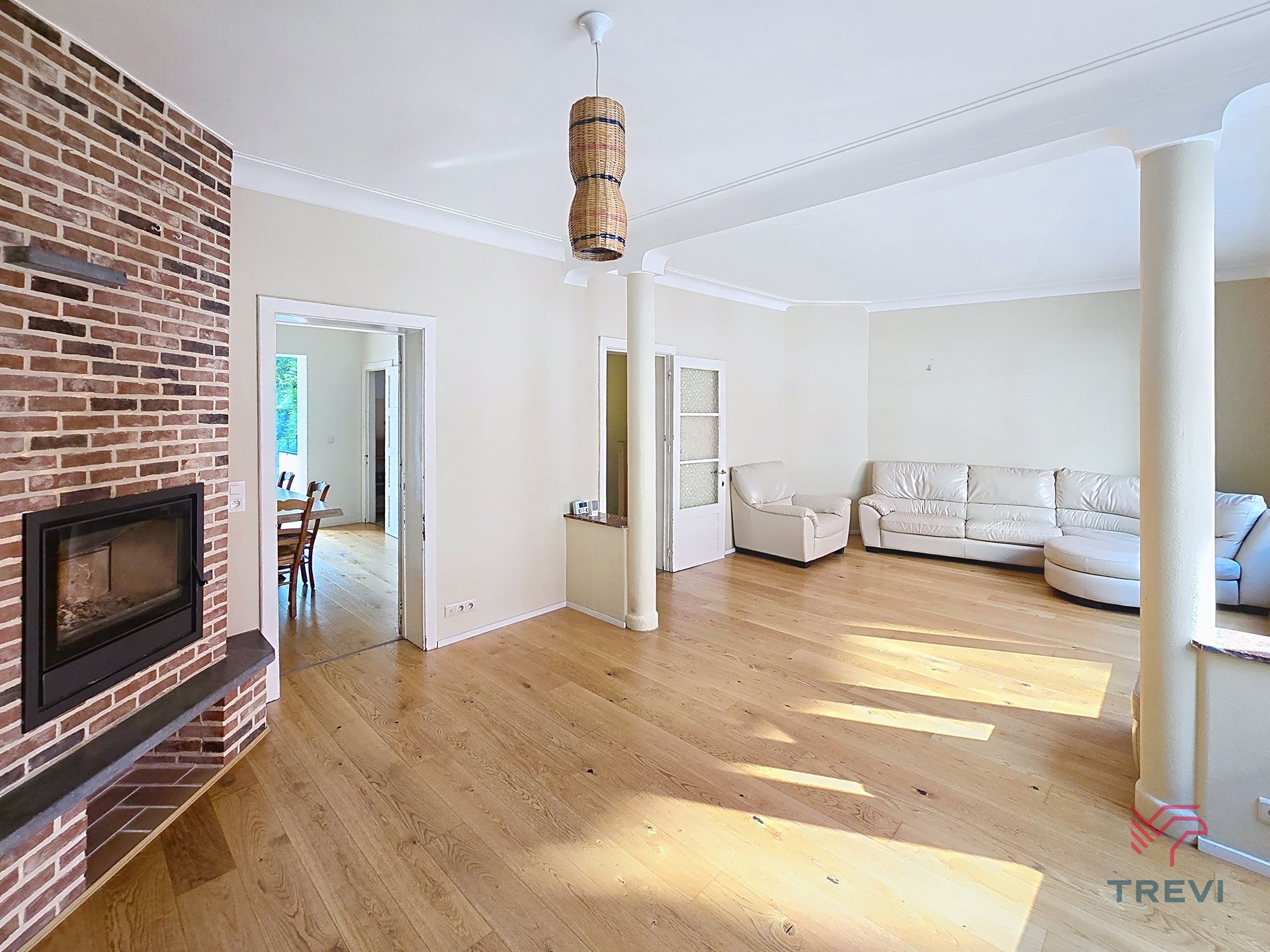 Ruim huis van ± 240 m², ideaal voor een woongroep foto 6