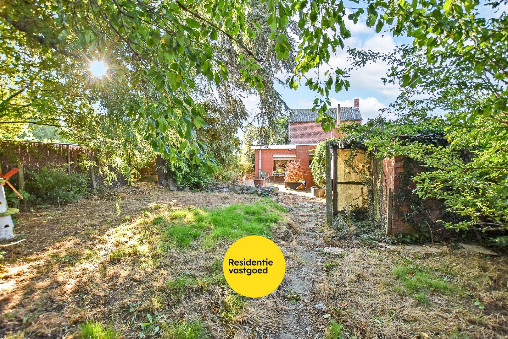 Te renoveren woning op een perceel van 392m² te Houthulst! foto 4