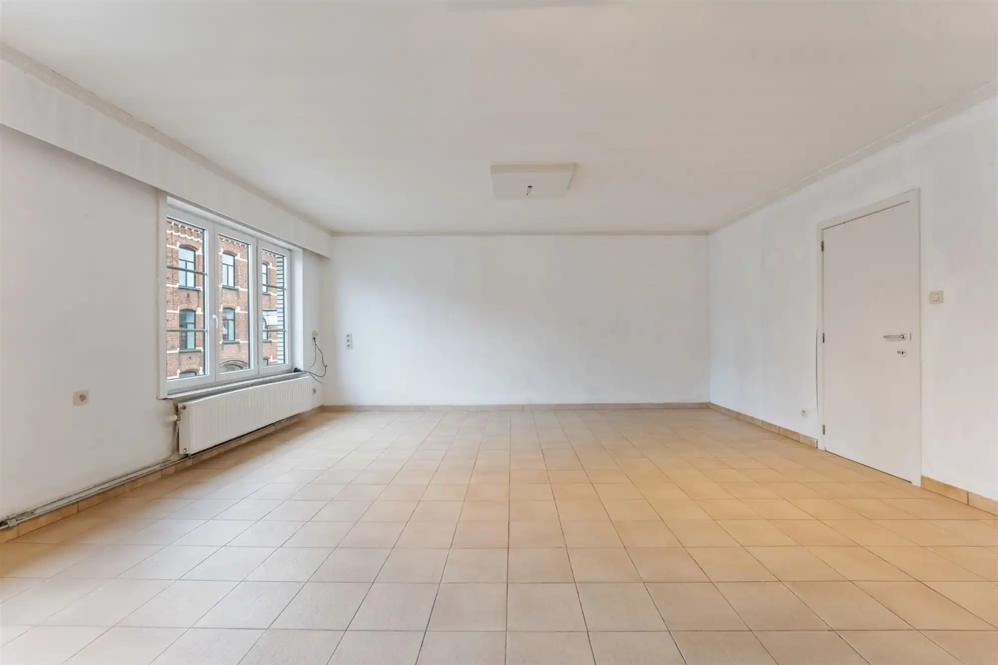 VERNIEUWD APPARTEMENT MET 2 SLAAPKAMERS PAL IN HET CENTRUM VAN BERINGEN foto 5