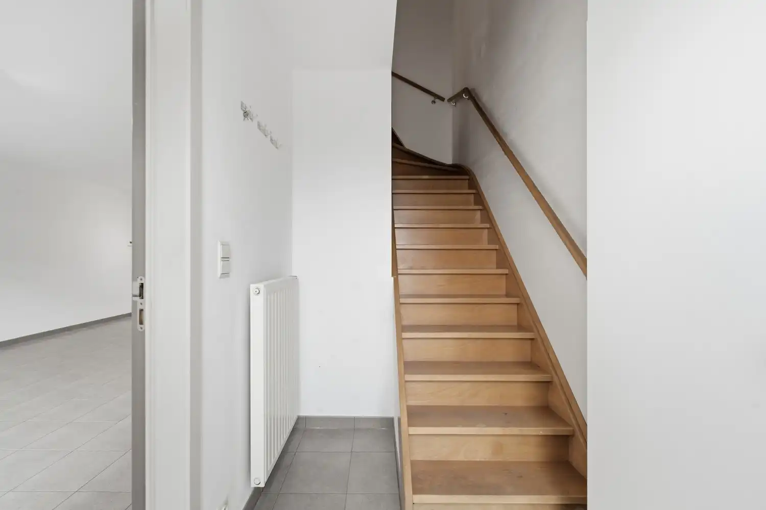 IZENBERGE: Recente rijwoning met alle comfort, 3 slaapkamers, gezellig tuintje en garage op 151m² grondopp. foto 9