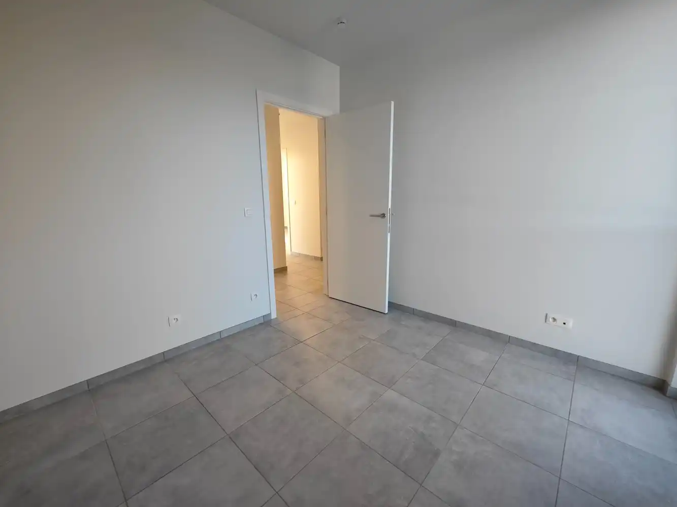 PRACHTIG PENTHOUSE MET 3 SLPKS, ONDERGR. PARKEERPL. EN KELDERBERGING IN HET CENTRUM foto 20