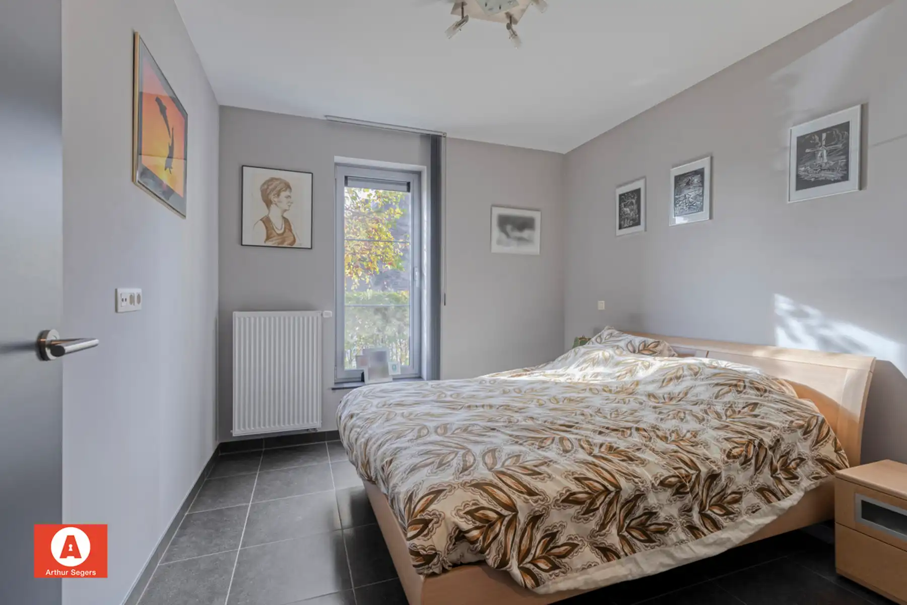 Recent Gelijkvloers appartement met tuin en parkeerplaats. foto 11