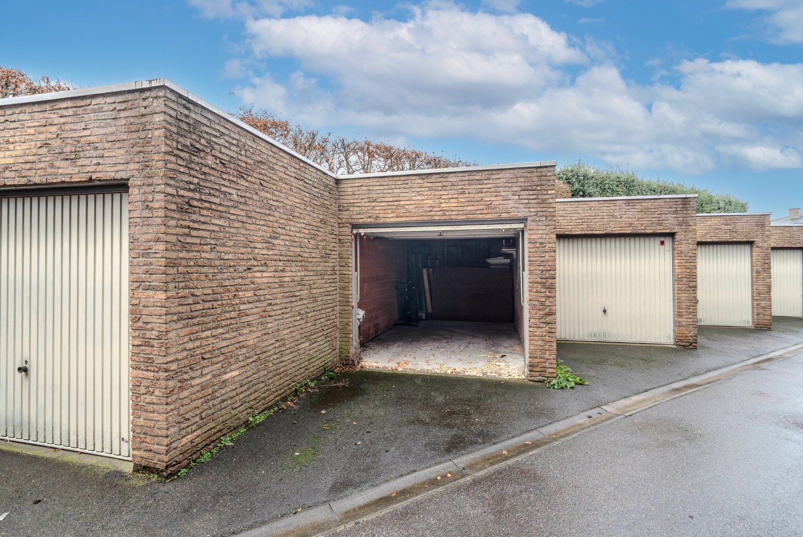 Lichtrijk appartement inclusief private garage foto 7