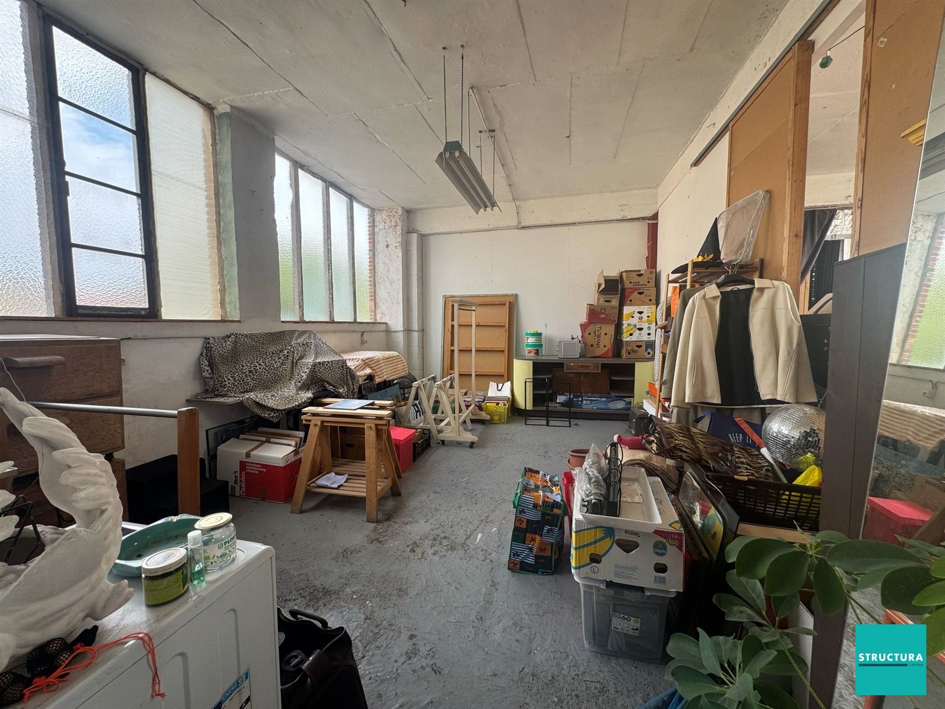 Ruime atelier te huur in Koekelberg.



 foto 10