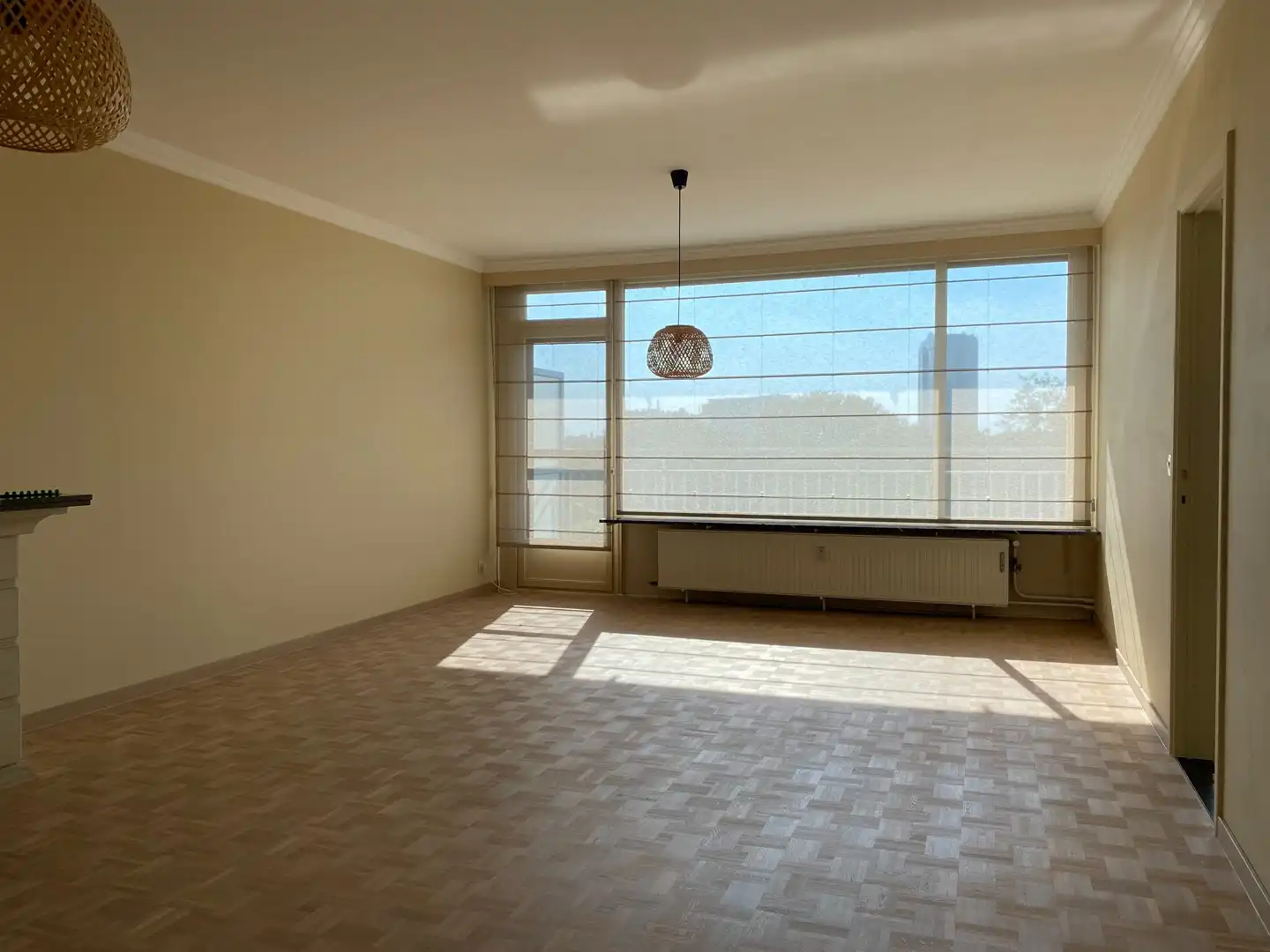 Ruim authentiek appartement met 2 slaapkamers en garage in Gent foto {{pictureIndex}}