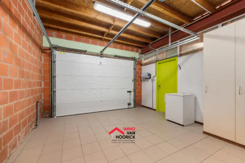 Instapklare woning met 3 slaapkamers, garage 72m² en carport 39m² !! foto 22