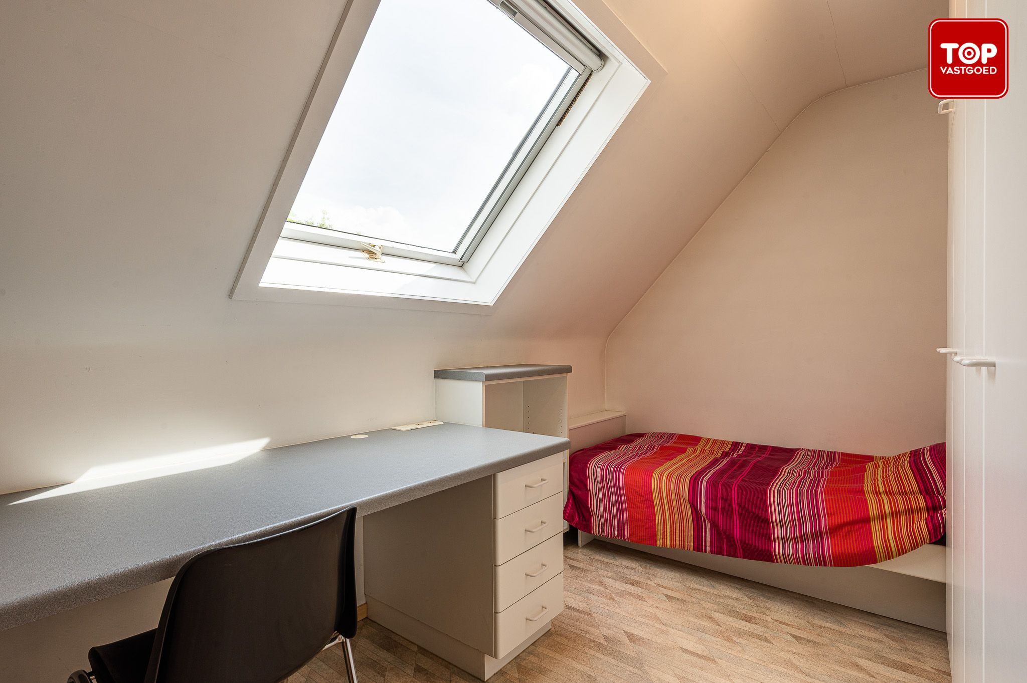 Exclusieve gezinswoning met een prachtige tuin, vijver en bureauruimte in groen Gentbrugge foto 20