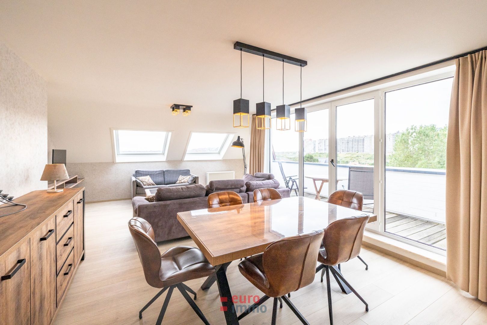 Zalig gelegen appartement met 2 slaapkamers in een zéér rustig domein tussen Westende en Middelkerke, op 300m van de zee en het zandstrand. foto 4