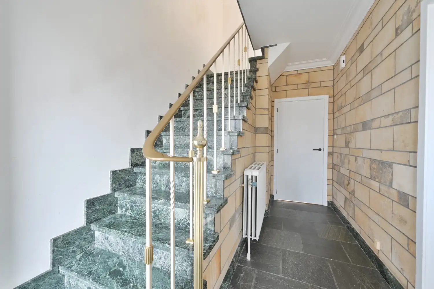 Instapklare gezinswoning met 3 slpk en gezellige stadstuin foto 11