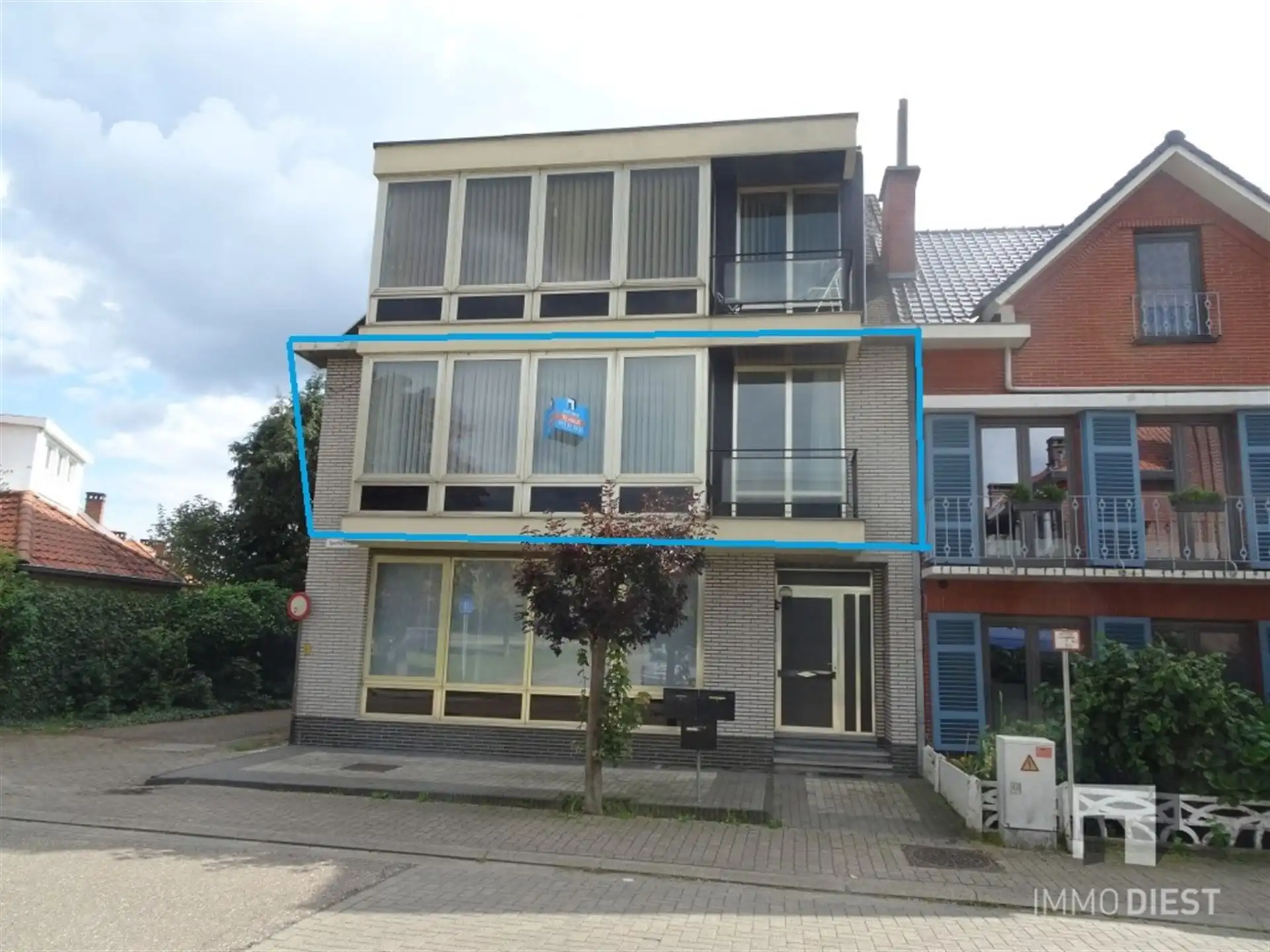 Zeer ruim appartement met 2 slaapkamers foto {{pictureIndex}}